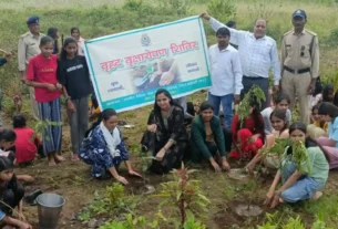 विधिक सेवा प्रकृति की रक्षा अभियान के तहत न्यायाधीश ने विद्यार्थियों एवं स्टाफ के साथ किया पौधारोपण