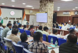 कलेक्टर की अध्यक्षता में समय-सीमा सह अंतर्विभागीय समन्वय की समीक्षा बैठक सम्पन्न