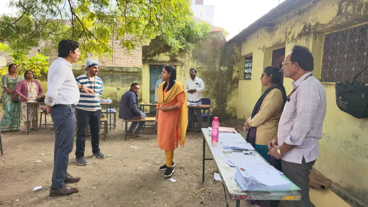 गणना पत्रक का अधिक से अधिक डिजिटिलाइजेशन करे-कलेक्टर