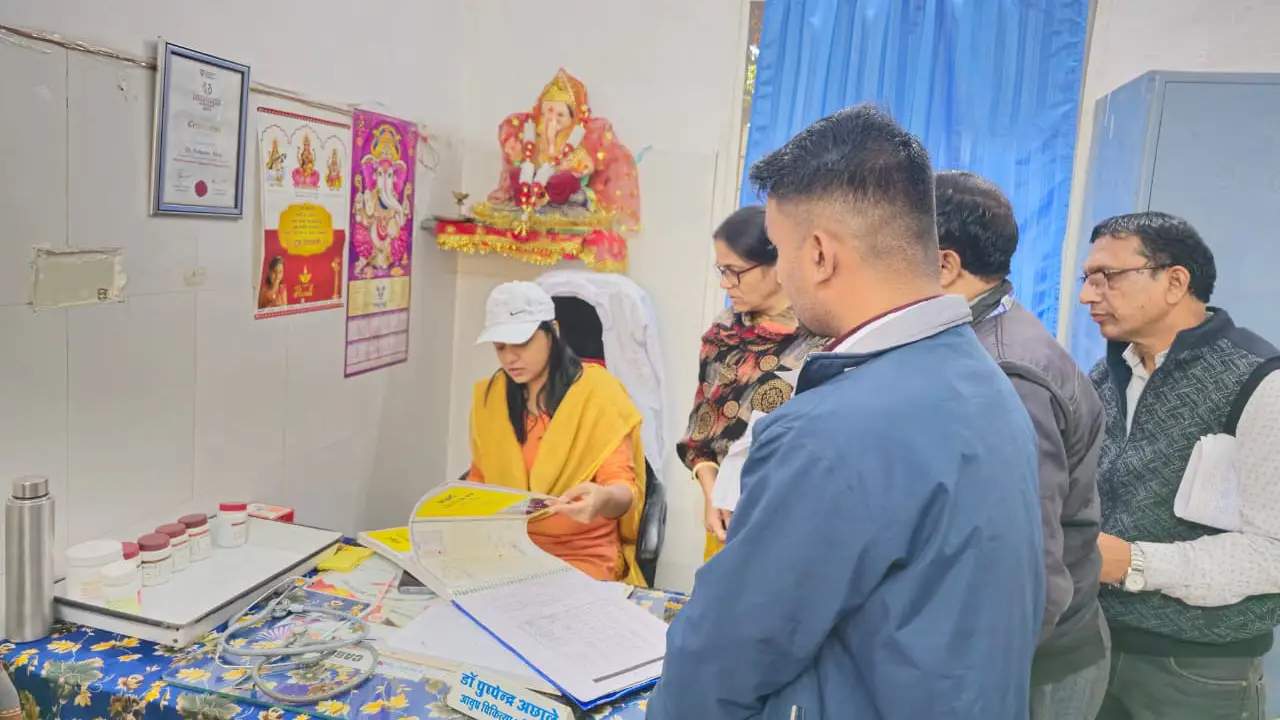 कलेक्टर ने किया प्राथमिक स्वास्थ्य केंद्र तलवाड़ा डेब का किया निरीक्षण