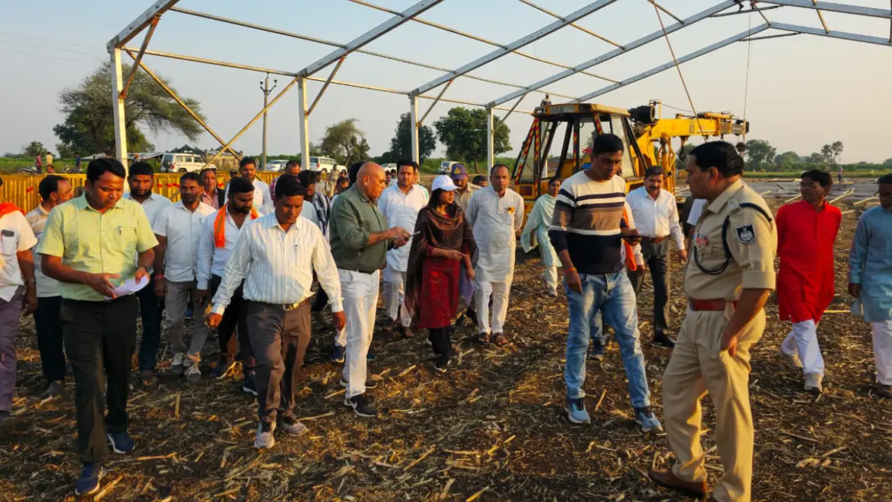 मुख्यमंत्री जी के प्रस्तावित कार्यक्रम की तैयारियों को लेकर विधायक, कलेक्टर एवं पुलिस अधीक्षक ने किया कार्यक्रम स्थल का निरीक्षण