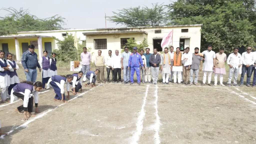 सांसद खेल महोत्सव 2025 के अंतर्गत बड़वानी जिले के पलसूद, तलवाड़ा डेब, सेंधवा नगर एवं मेणीमाता मंडल में विभिन्न खेल प्रतियोगिताओं का हुआ उत्साहपूर्ण शुभारंभ।