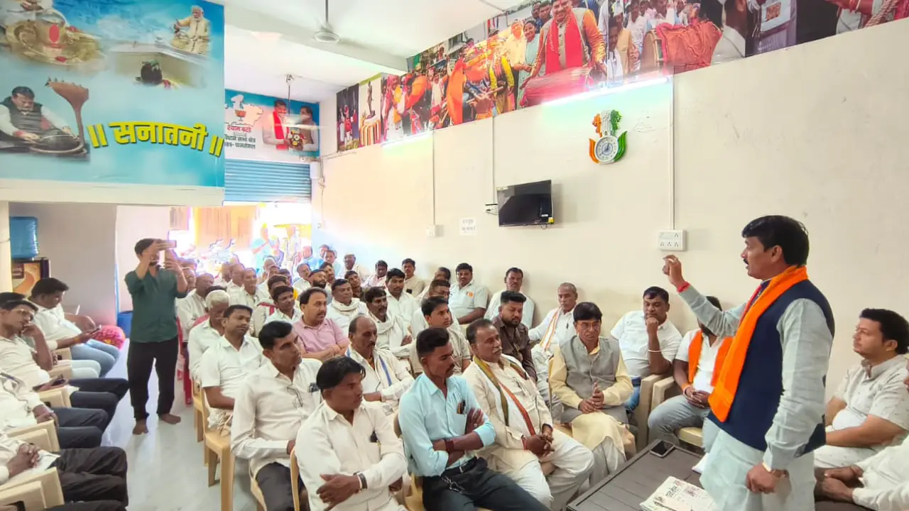 C.M. डॉ. यादव के आगमन को ऐतिहासिक बनाने हेतु तैयारियां जारी,विधायक श्याम बरडे ने की कार्यालय पर बैठक