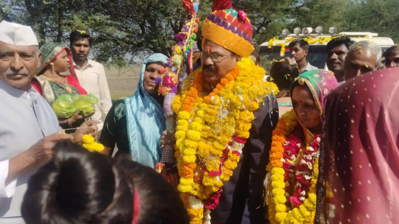 श्री जीएल ओसारी जेल अधीक्षक के पद से हुए सेवा निवृत,गृहग्राम मे हुआ सम्मान समारोह।