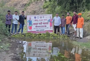 शोधयात्रा के 5वे दिन मेडिकल कैंप में ग्रामीणों का किया स्वास्थ्य परीक्षण