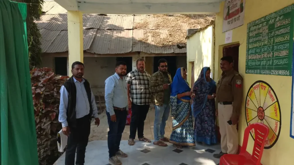 सुबह 7 बजे से मतदान प्रारंभ हुआ,प्रत्याशियों ने अपने मतदान केंद्र पर किया मतदान