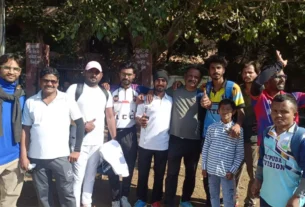 सांसद युवा खेल महोत्सव 2025 में क्रिकेट टूर्नामेंट में शिक्षक टीम ने जीत की हासिल।