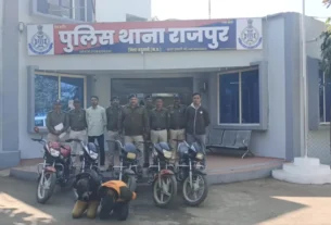 पुलिस ने मोटर सायकल चोरी करने वाले 2 आरोपियों को पकड़ा 5 चोरी की मोटरसायकल की जप्त।