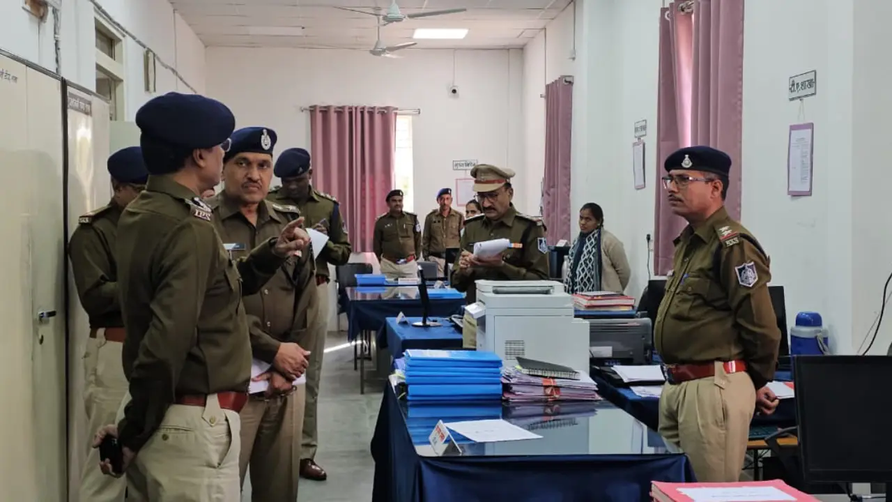 पुलिस महानिरीक्षक इंदौर (ग्रामीण)जोन द्वारा जिले में किया वार्षिक निरीक्षण