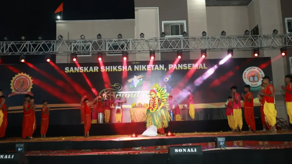 संस्कार शिक्षा निकेतन में देशभक्ति एवं धार्मिक संदेश के साथ सांस्कृतिक कार्यक्रम का हुआ आयोजन,विद्यार्थियों ने दी सुंदर प्रस्तुतियां