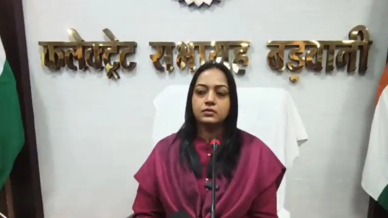 CM हेल्पलाइन शिकायतों के निवारण में बड़वानी जिला पुनः टॉप 5 में शामिल