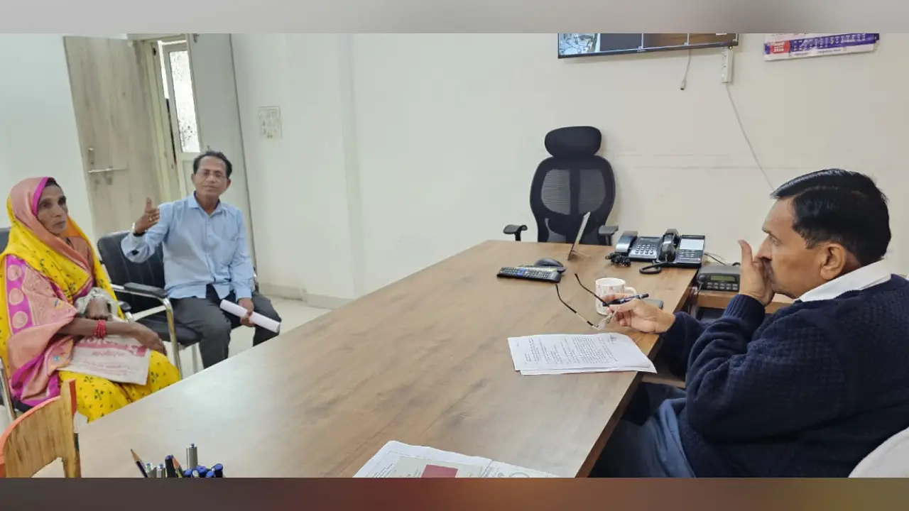 S.P.श्री डावर ने जनसुनवाई में आमजनो की समस्याओं को सुनकर अधिकारियों को त्वरित निराकरण के दिए निर्देश