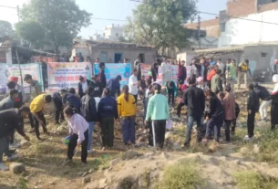 N.N.S. स्वयंसेवकों ने प्लास्टिक पन्नियों को एकत्रित कर पॉलीथिन मुक्ति का संदेश दिया।