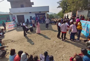 राष्ट्रीय सेवा योजना के शिविर के दौरान विद्यार्थियों ने निकाली रेली,स्वच्छ भारत,विकसित भारत का संदेश दिया।