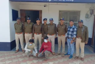 नकली करेंसी के विरुद्ध पुलिस की कार्रवाई 2 गिरफ्तार, 98 नकली नोट व प्रिंटर जप्त