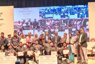 300 प्रतिभागियों और 60 टीमों के बीच द्वितीय उपविजेता बनकर पीएमश्री केन्द्रीय विद्यालय टीम ने राष्ट्रीय स्तर पर उपलब्धि हासिल की।