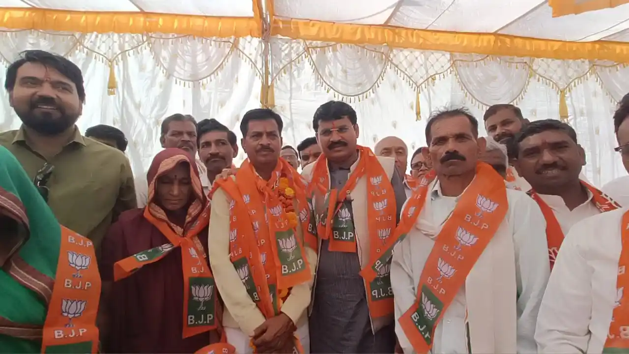 कांग्रेस पार्टी को बड़ा झटका, सकराली सरपंच सहित ग्रामीण BJP में शामिल,MLA ने कहा क्षेत्र का विकास प्राथमिकता।