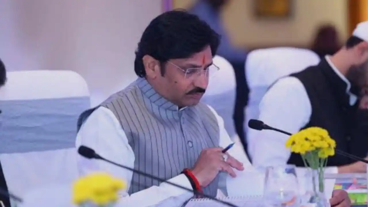 राज्यसभा सांसद डॉ. सोलंकी दिल्ली–जैसलमेर के राजभाषा निरीक्षण दौरे पर