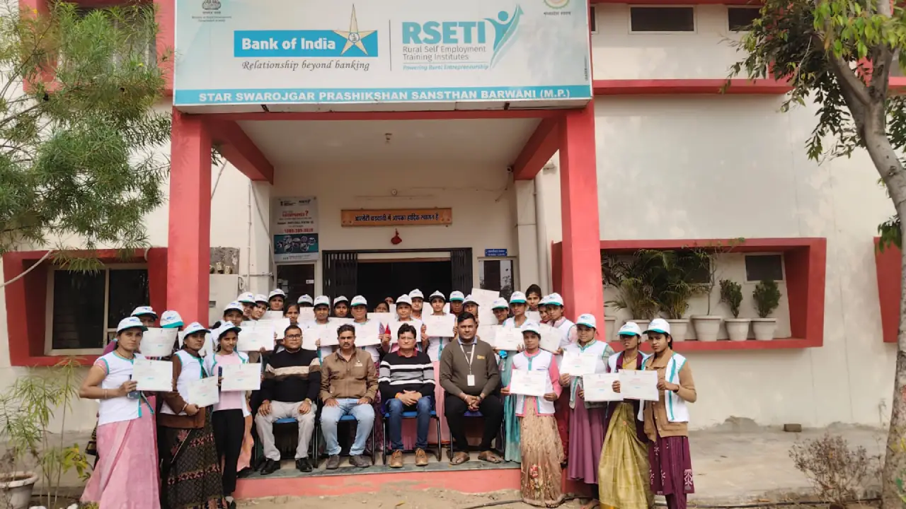 गैर कृषि अंतर्गत उद्यम सखी प्रशिक्षण का समापन