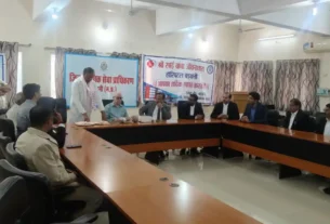 स्वास्थ्य परीक्षण शिविर में अमेरिका के सुपर स्पेशलिटी चिकित्सक ने दी CPR की ट्रेनिंग।